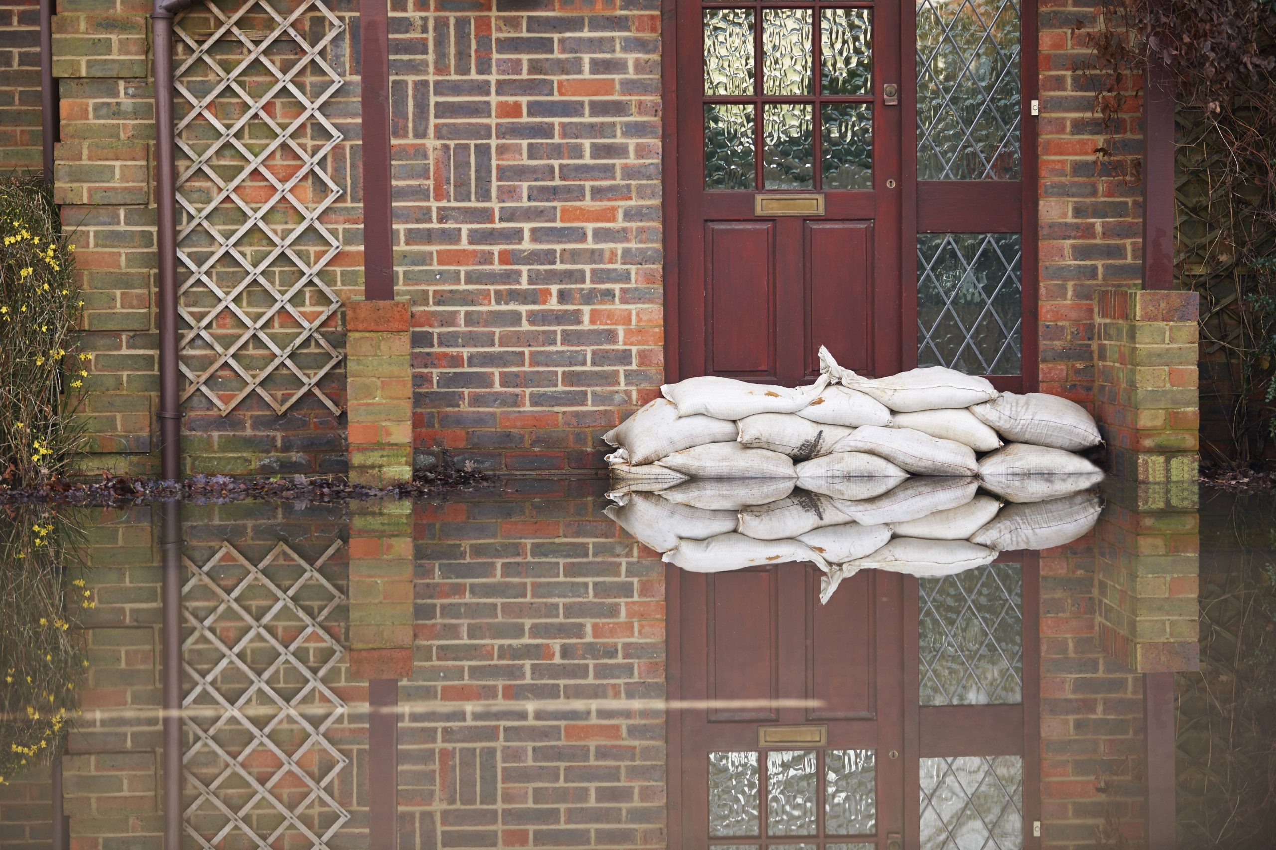 Preparing for Storm Ciaran: Advice for Homeowners and Insurers on Managing Flood Risk